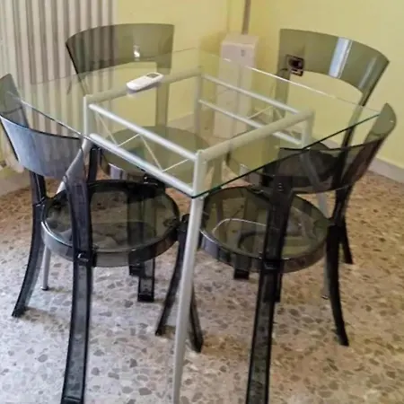 Mezzanino Con Patio E Archi A Vela * バーリ