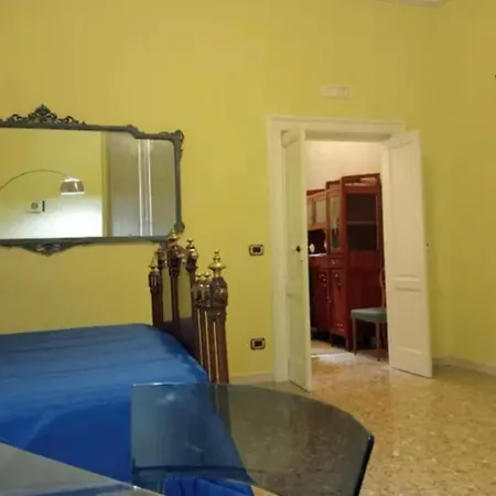 Apartamento Mezzanino Con Patio E Archi A Vela Bari