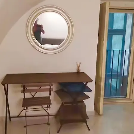 Apartamento Mezzanino Con Patio E Archi A Vela Bari